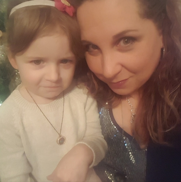 Meet your Posher.... :) - Picture 2 of 3